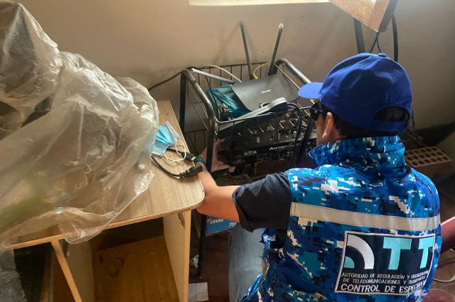 ATT Secuestró equipos de seis radioemisoras ilegales en Cochabamba