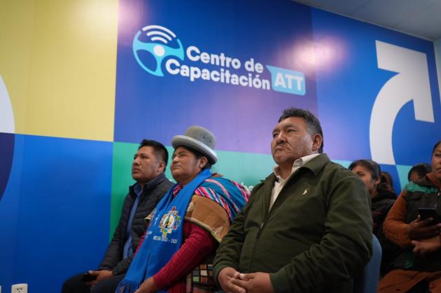 ATT impulsa la capacitación de conductores para mejorar la seguridad vial en Bolivia