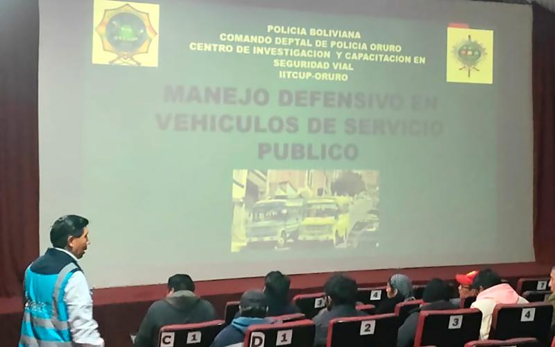 La ATT gestiona cursos de manejo defensivo para mejorar la seguridad vial